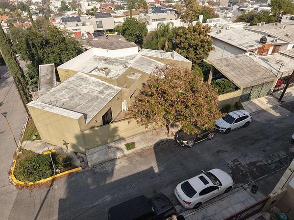 CASA EN VENTA EN COL. COLINAS DE LA SIERRA MADRE
