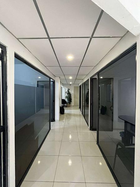 OFICINA / LOCAL EN VENTA📍AV. LÁZARO CÁRDENAS, COL. LAS TORRES