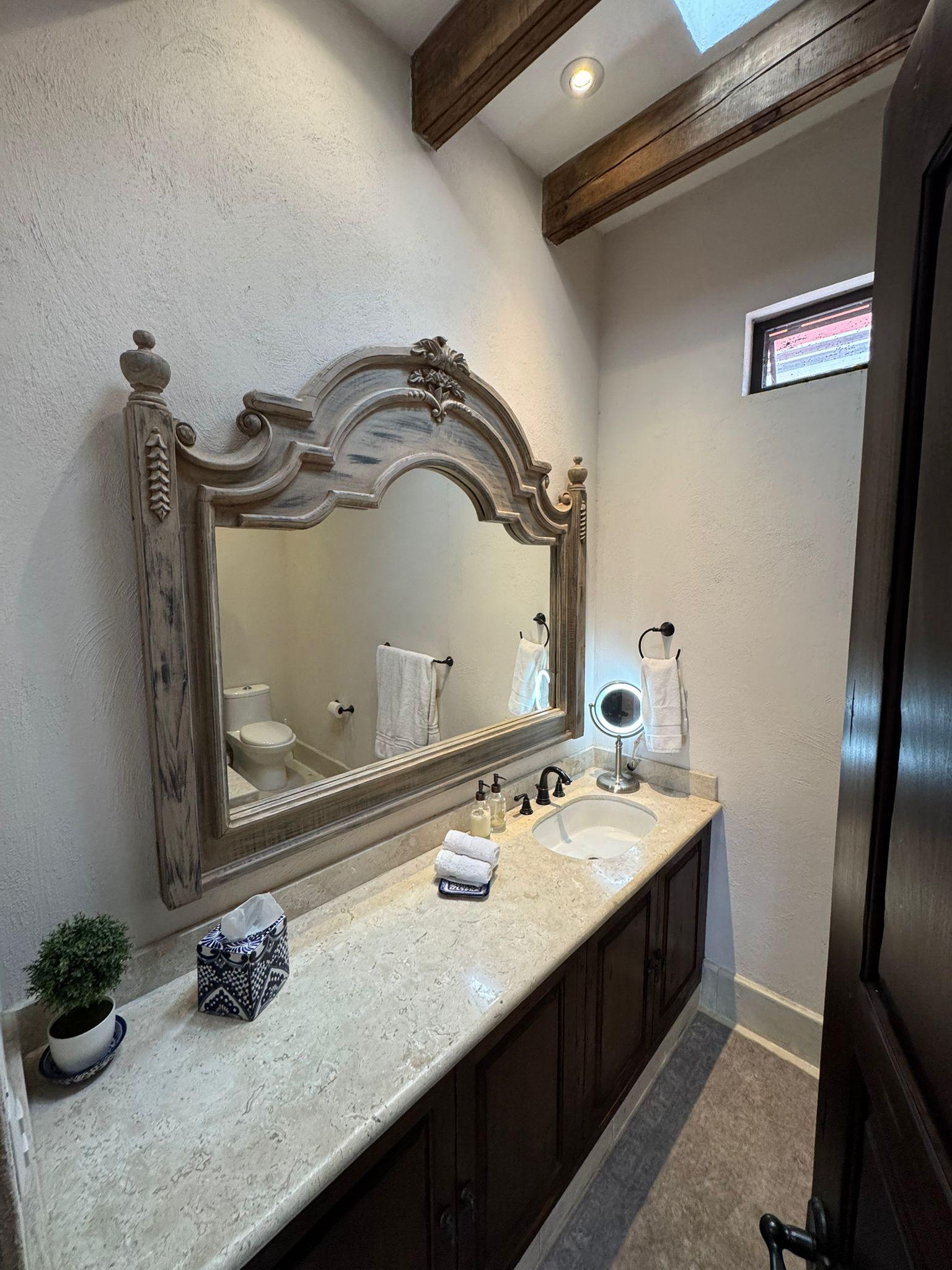 Casa de 5 Habitaciones en Renta en San Miguel de Allende | KC0292