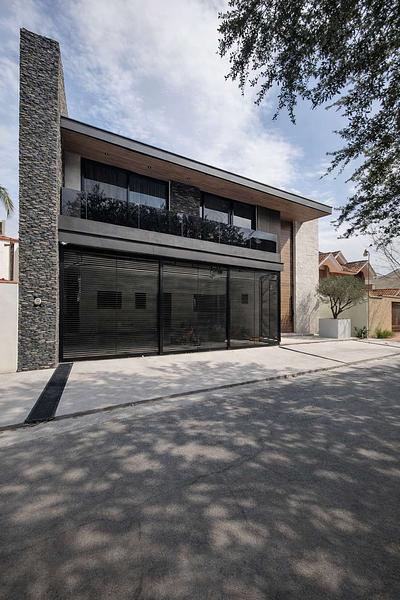 Residencia de Lujo en Venta | Privada Valle Alto, Zona Sur