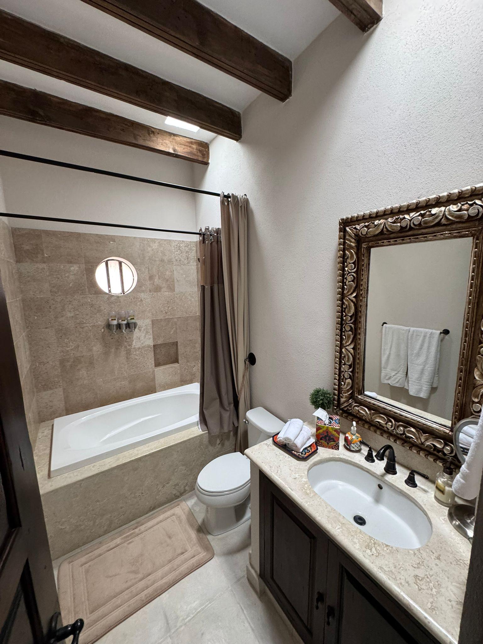 Casa de 5 Habitaciones en Renta en San Miguel de Allende | KC0292