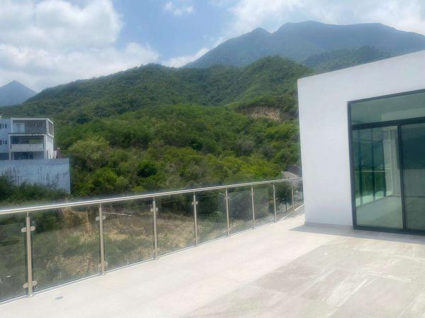 Casa en Venta, Jardines de Valle Alto